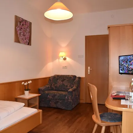 Angerburg Blumenhotel Appiano Sulla Strada Del Vino